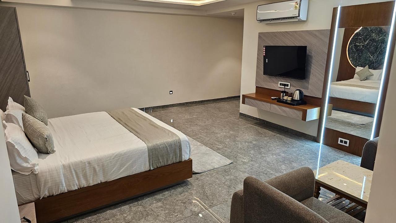 Rds Hotel Ahmedabad Bagian luar foto