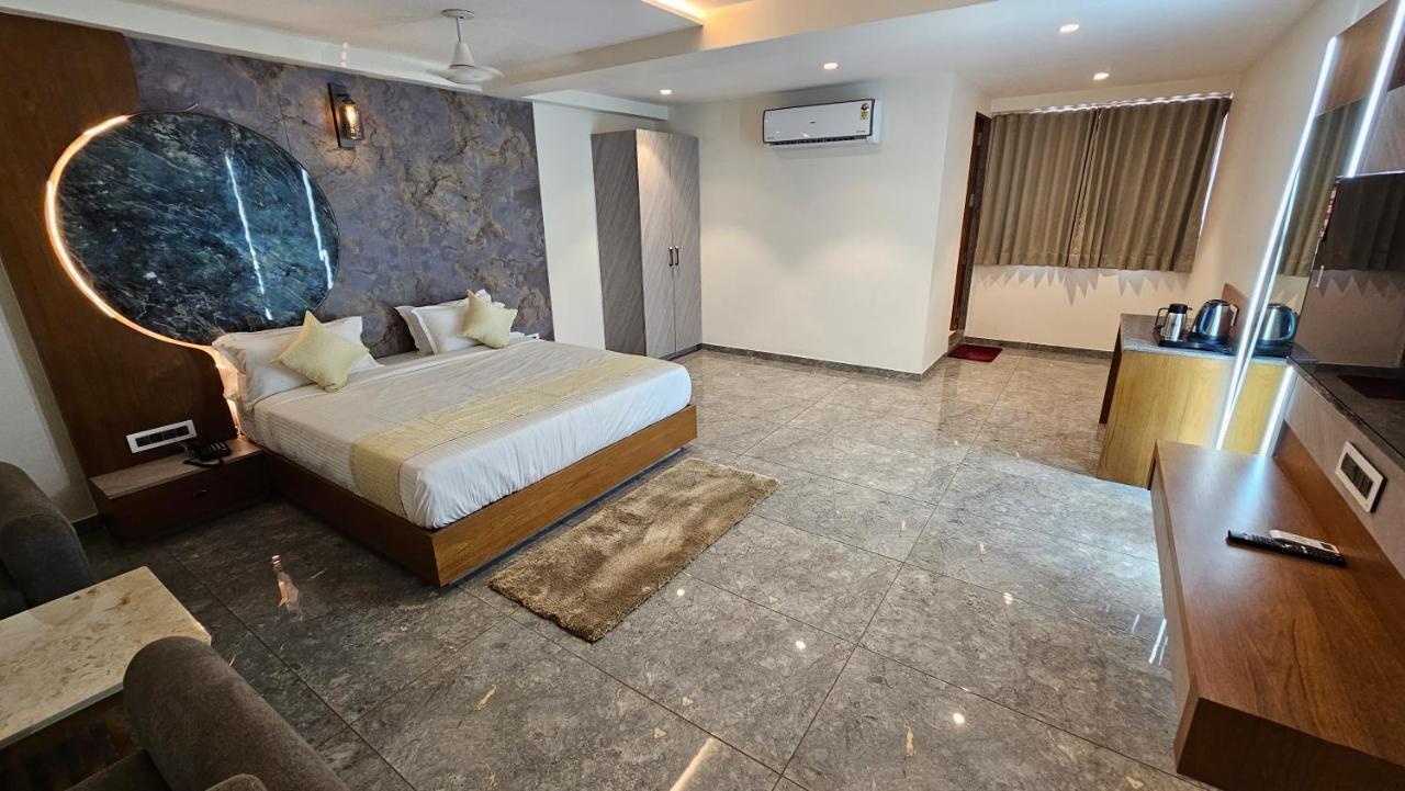 Rds Hotel Ahmedabad Bagian luar foto