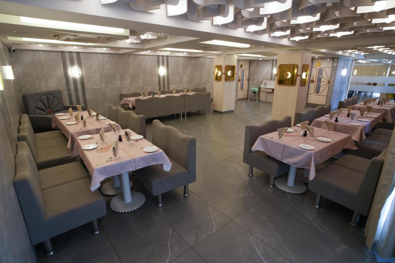 Rds Hotel Ahmedabad Bagian luar foto