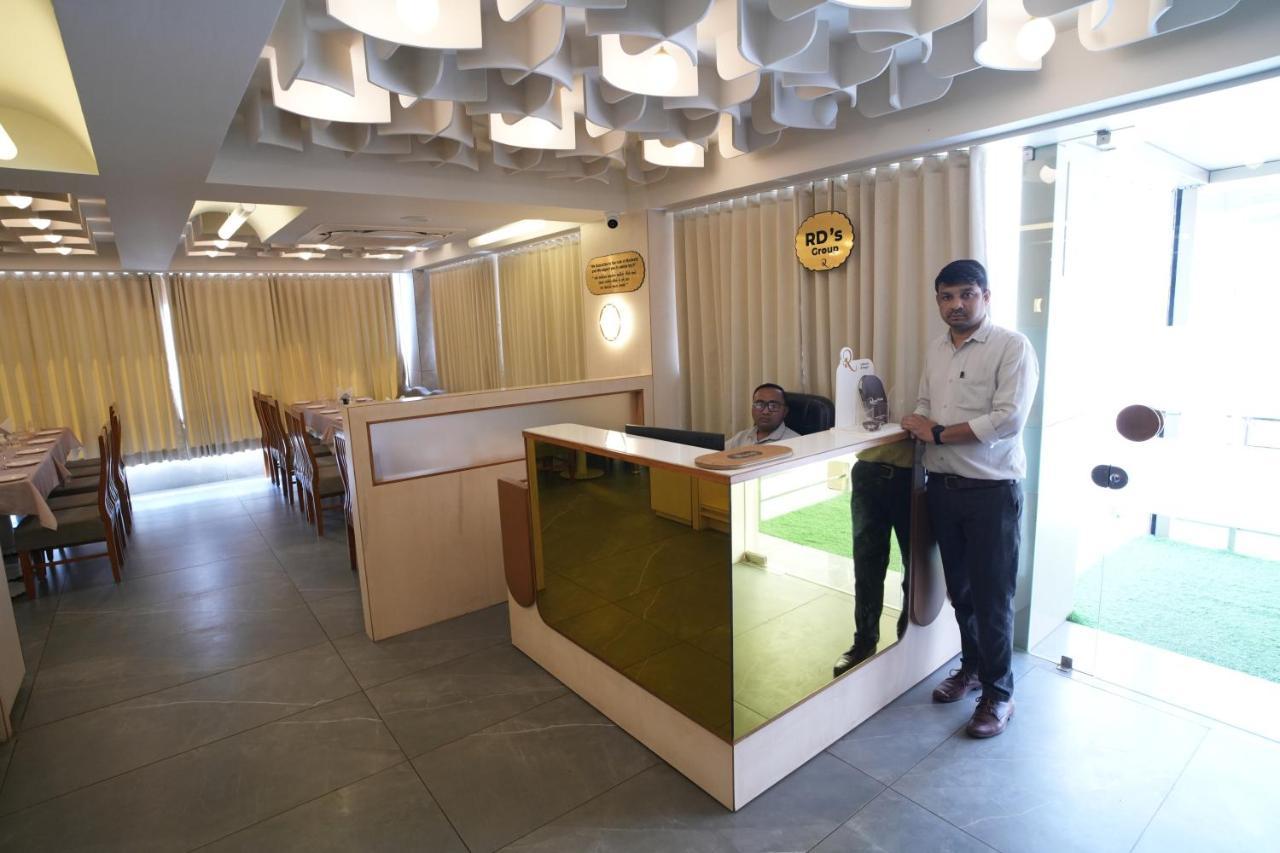 Rds Hotel Ahmedabad Bagian luar foto