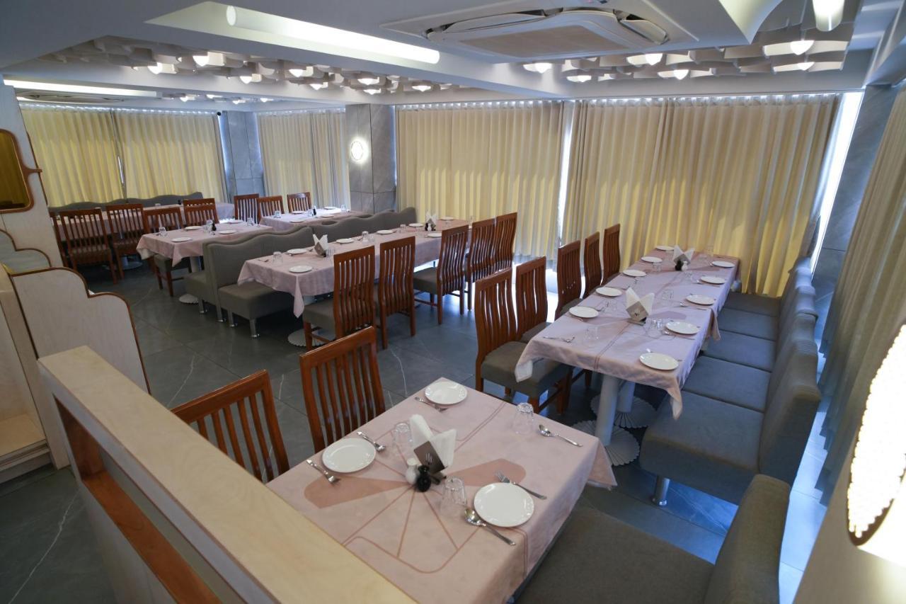 Rds Hotel Ahmedabad Bagian luar foto