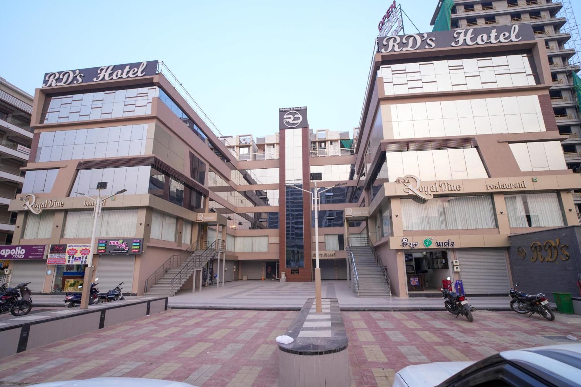 Rds Hotel Ahmedabad Bagian luar foto