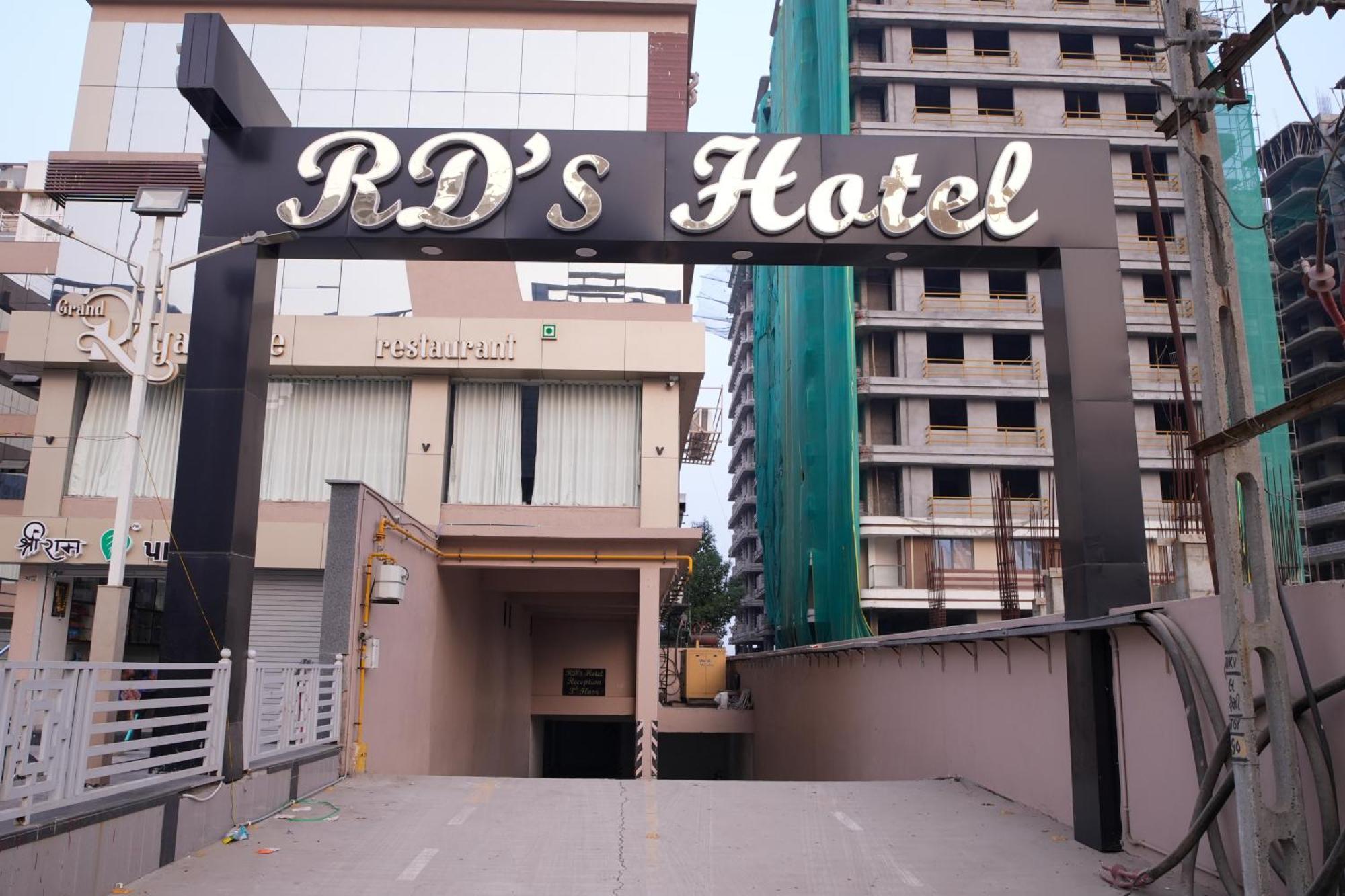 Rds Hotel Ahmedabad Bagian luar foto