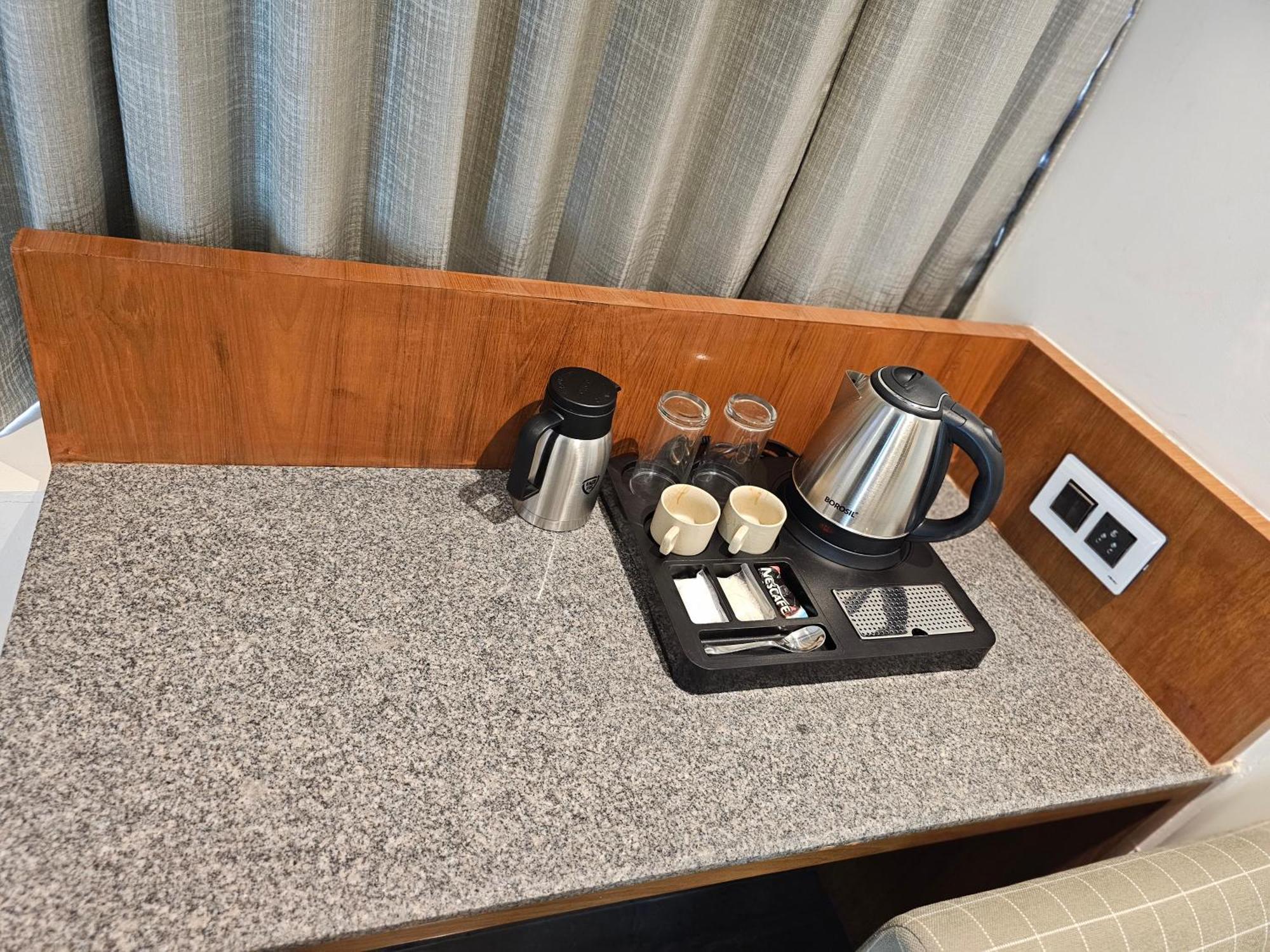 Rds Hotel Ahmedabad Bagian luar foto